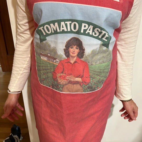 Vintage apron with red tomato paste - fun - Picture 1 of 7